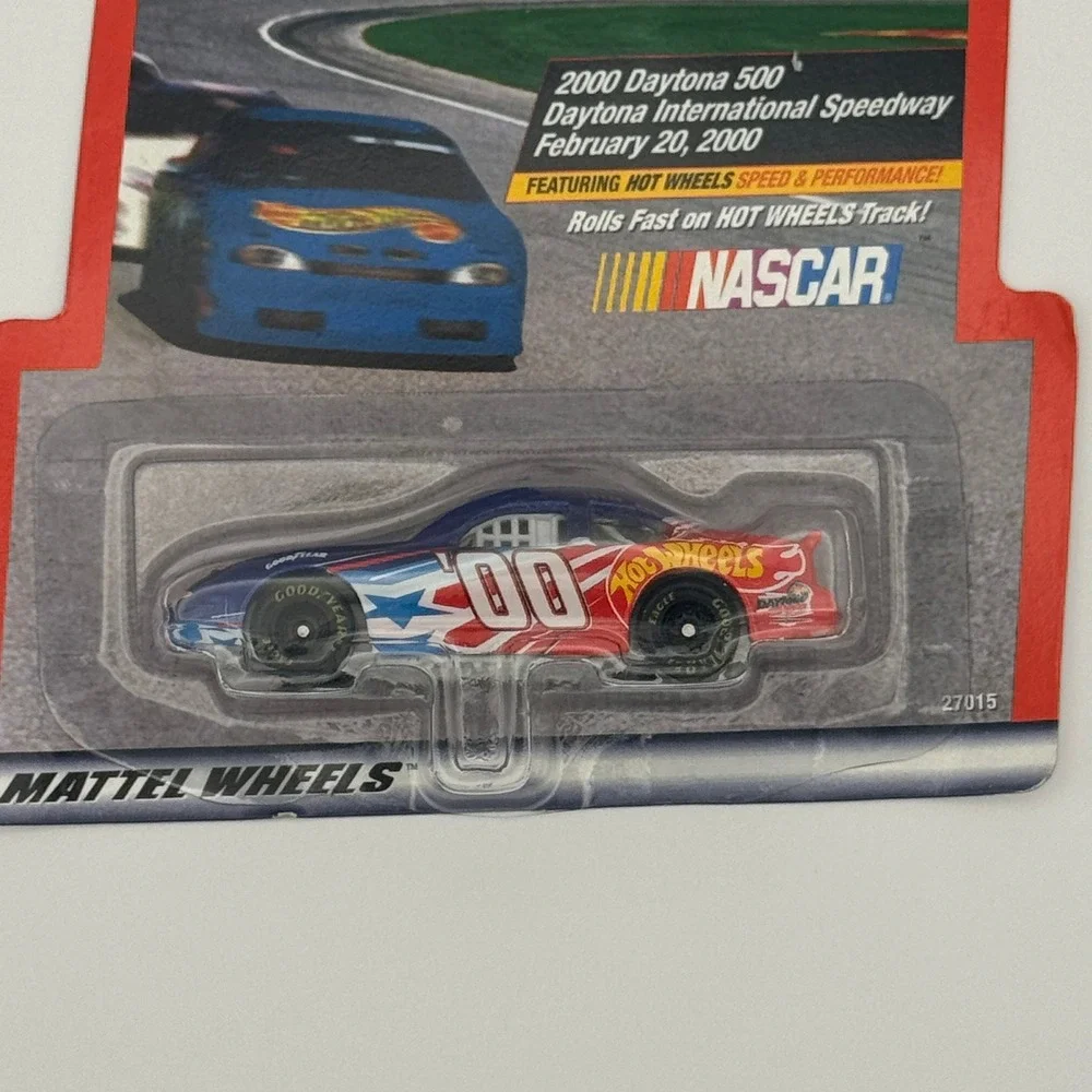 Hot Wheels Racing 2000 Daytona 500 NASCAR 00 Diecast Car 1:64 Scale 27015